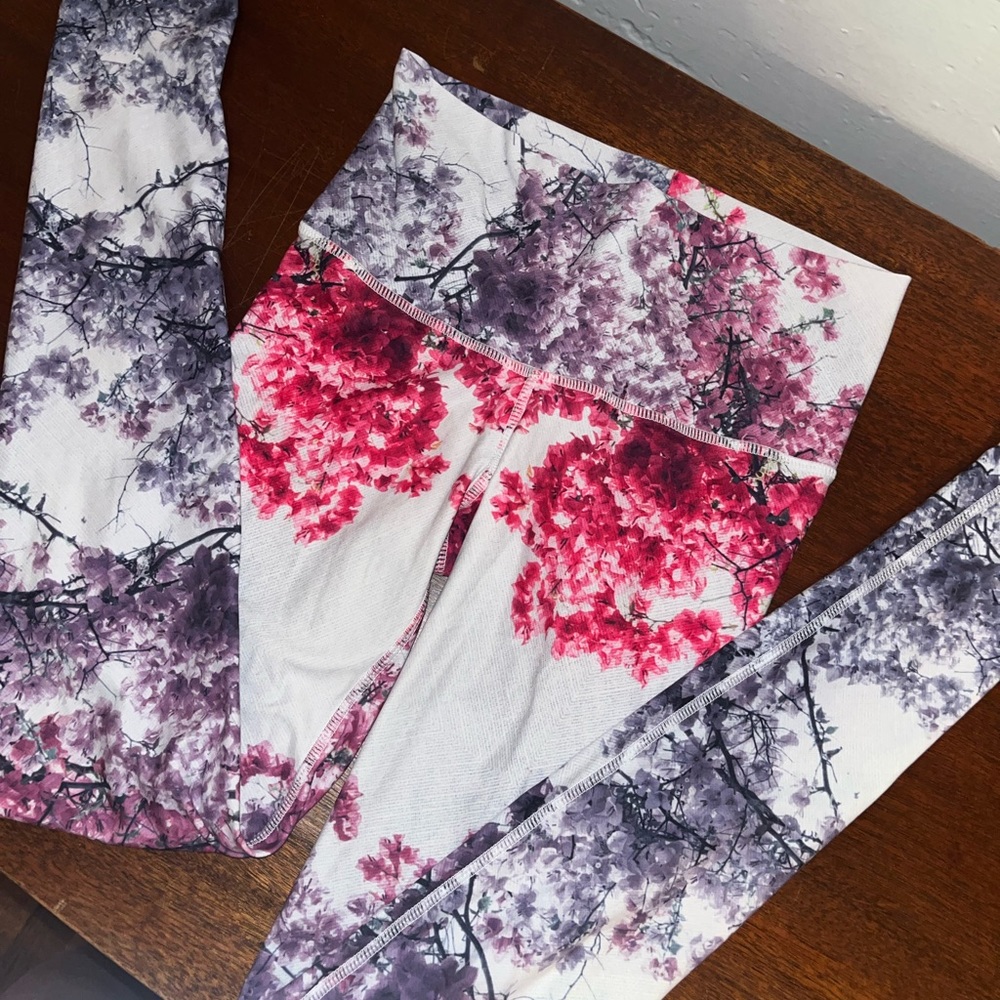 Yoga Leggings size SMALL